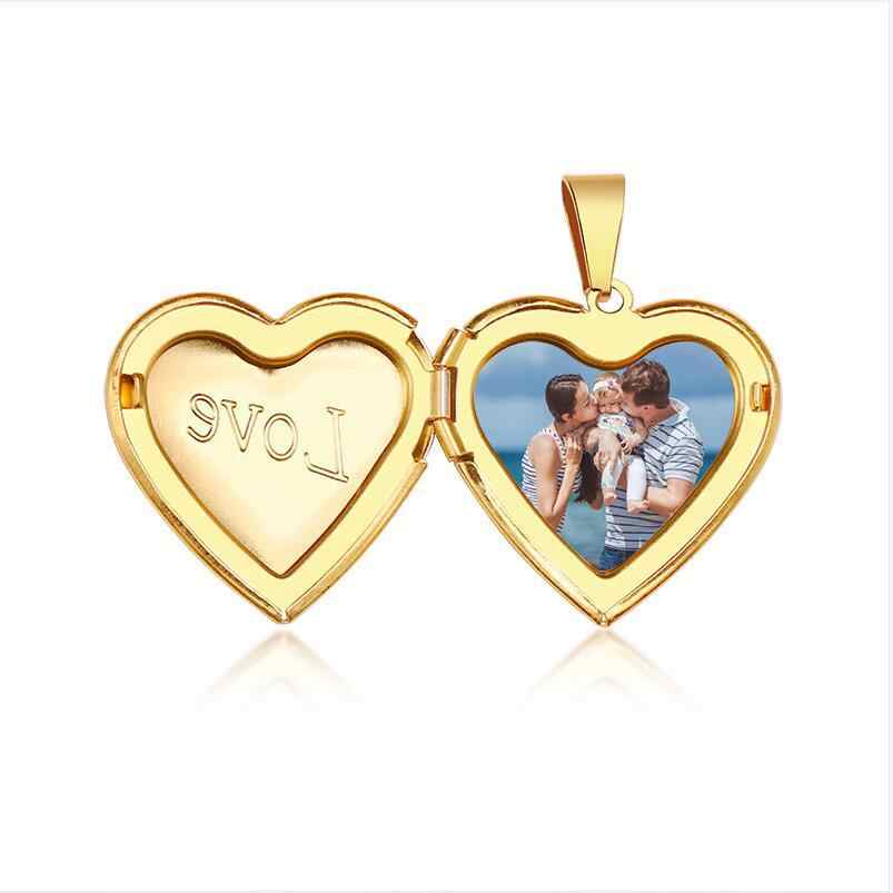 "Elegancia Diaria:  Dos Collares de Corazón que Enamoran"